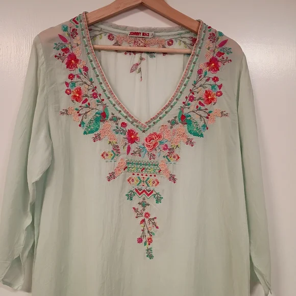 Johnny Was Floral Embroidered Blouse - Picture 4 of 14